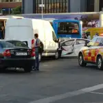  Catorce heridos en un accidente múltiple entre turismos y autobuses de la EMT en Plaza Castilla