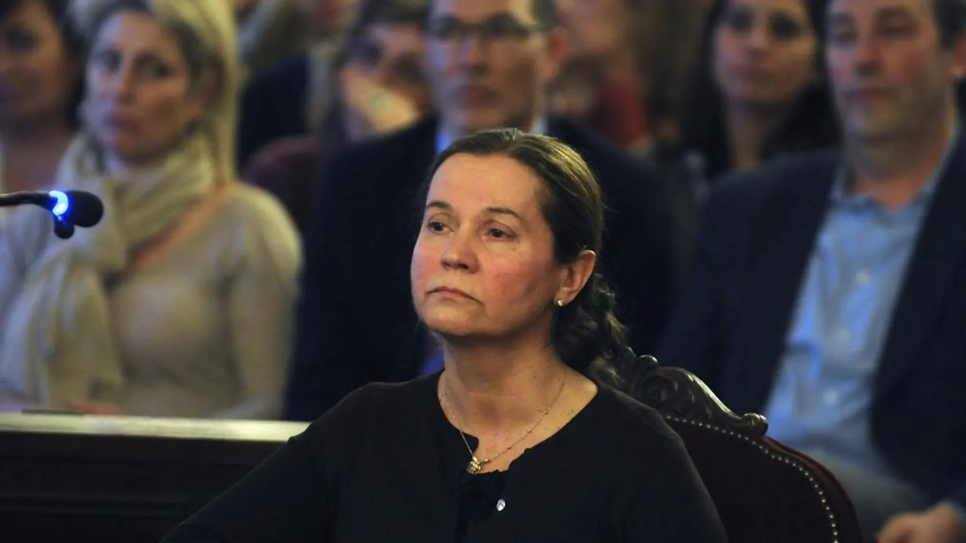 Montserrat González, acusada de la muerte de la presidenta de la Diputación de León, Isabel Carrasco, durante su declaración en el juicio.