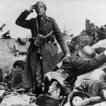 «Westfront 1918», conocida en España como «Cuatro de Infantería», de G. W. Pabst, trató la guerra desde la perspectiva de los soldados rasos