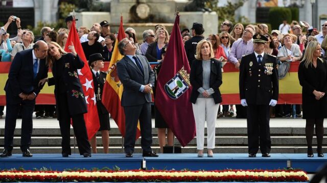 Juan Ignacio Zoido junto al director general de la Policía, Germán López Iglesias, Cristina Cifuentes, Concepción Dancausa, Alfonso Fernández Díez y María del Mar Blanco