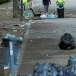 El parque Prado Ovejero, sede del festival, y otras zonas verdes como el parque Andalucía, amanecieron el domingo llenos de basura. Foto: Luis Díaz