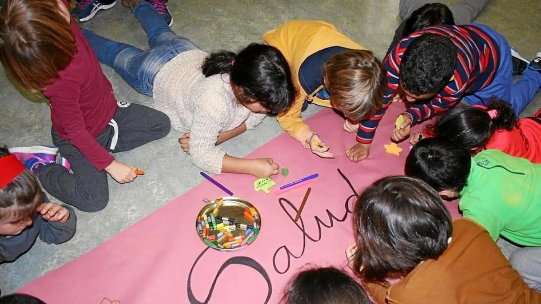Los alumnos del CEIP Cándido Domingo de Zaragoza durante una visita a un centro de salud