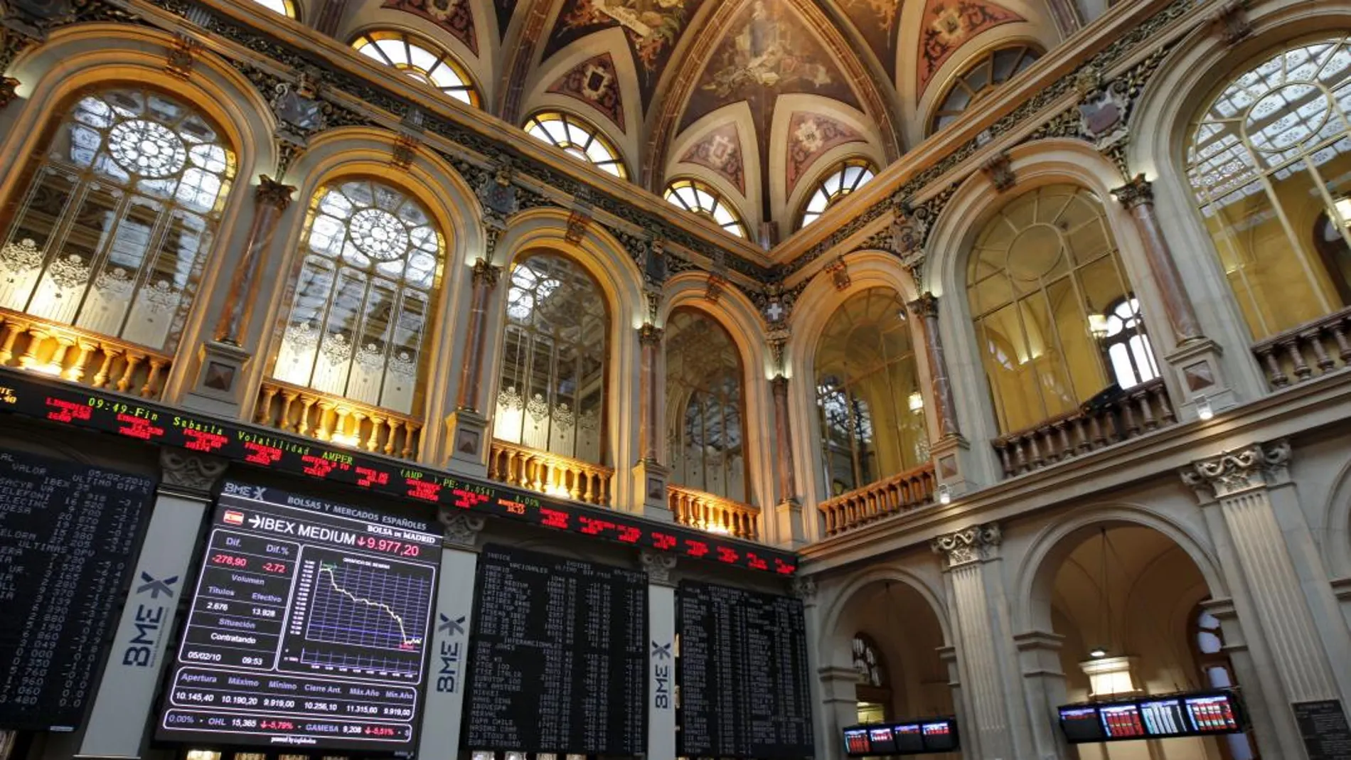 Paneles de la bolsa de Madrid