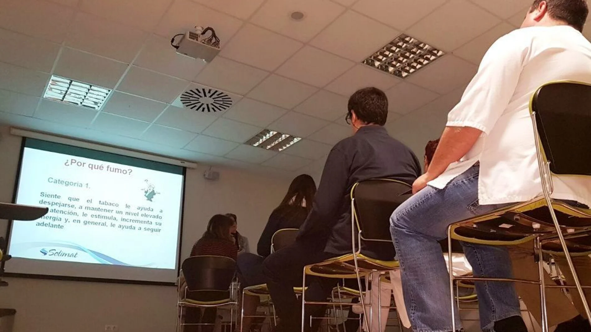 Este año participarán alrededor de cien personas en el programa de deshabituación tabáquica de la AECC en Valladolid