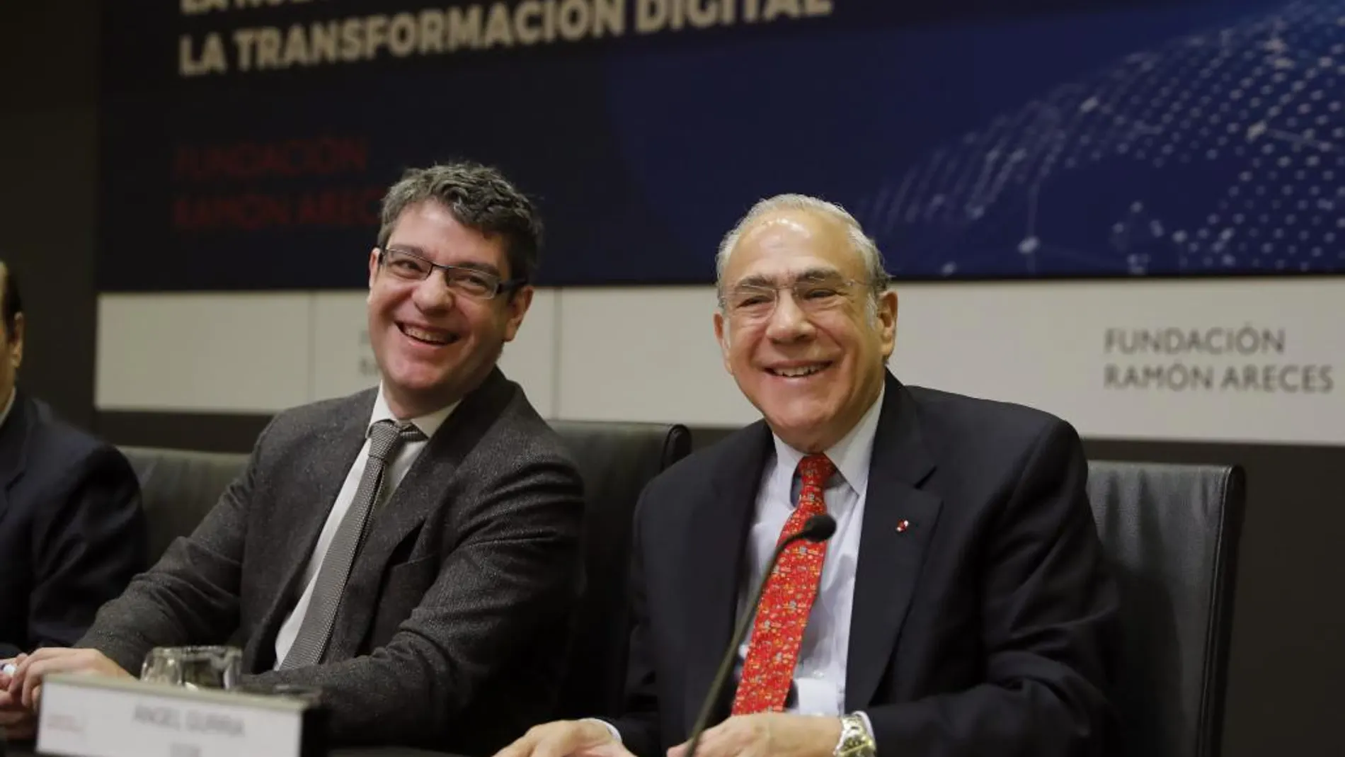 El secretario General de la OCDE, Ángel Gurría,d., y el ministro de Energía, Turismo y Agenda Digital, Álvaro Nadal, juntos hoy en Madrid.
