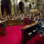 Carles Puigdemont, hoy, durante una de sus intervenciones en el pleno del Parlament.