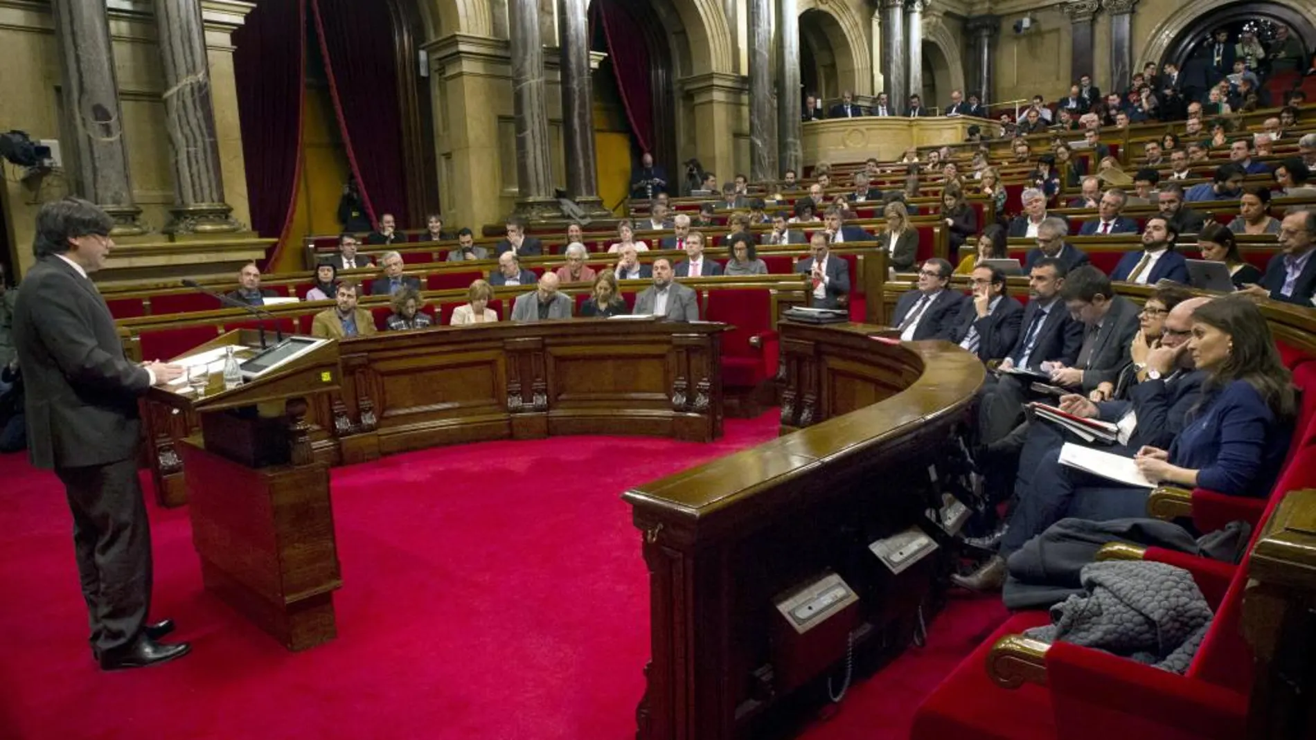 Carles Puigdemont, hoy, durante una de sus intervenciones en el pleno del Parlament.