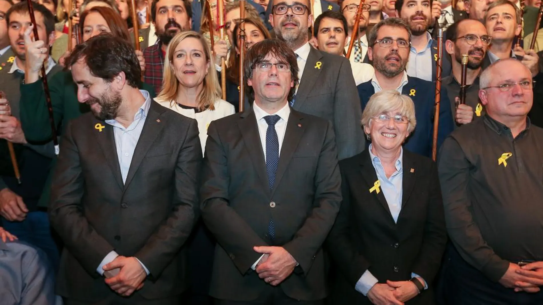 Imagen del acto de apoyo a Carles Puigdemont, en el que estuvieron presentes cerca de 200 alcaldes catalanes