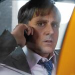 Como buen ejecutivo de Wall Street, Mark Baum (interpretado por Steve Carell) vive pegado al móvil