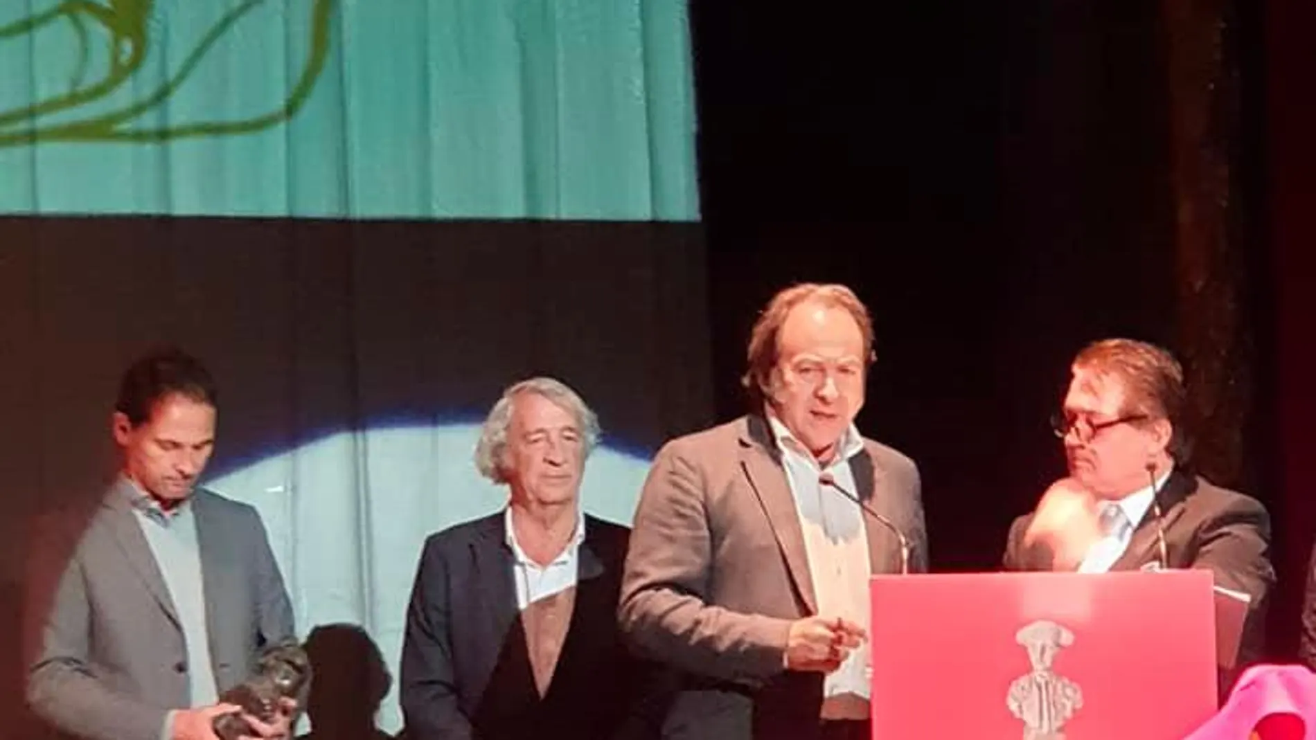 El Teatro Olympia acogió el acto de entrega de galardones de las ferias de fallas y julio de 2018