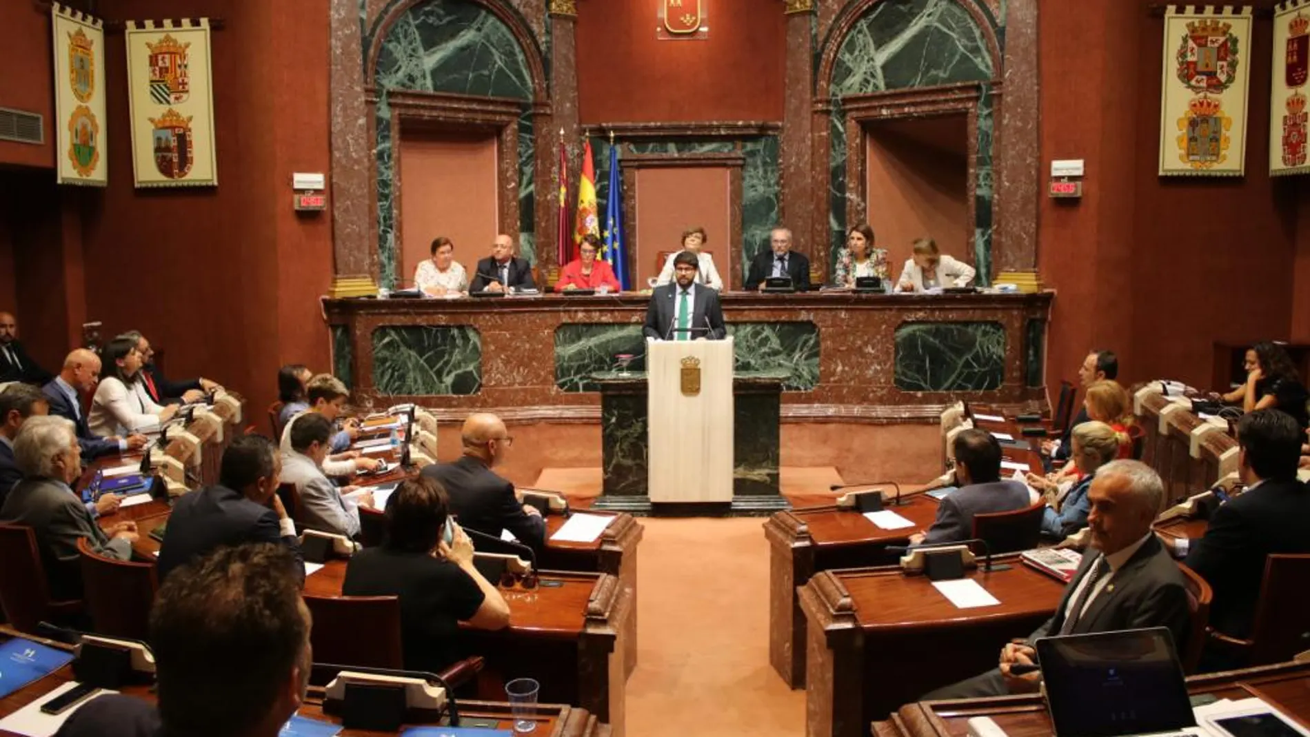 El presidente Fernando López Miras defendió ayer el sistema trasvasista en la Asamblea Regional