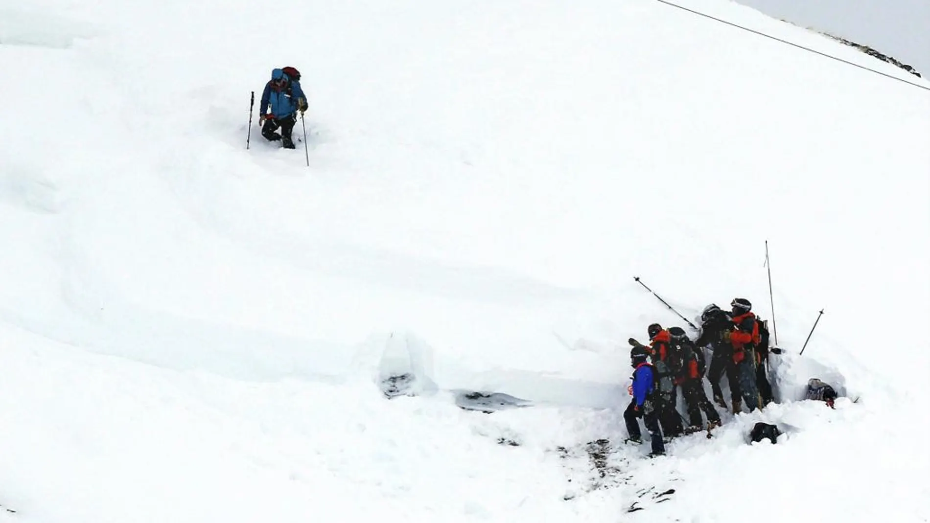 Imagen del pasado 14 de enero de una avalancha en los Alpes en la que murieron tres jóvenes