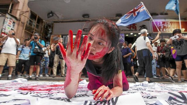 Hong Kong: 60.000 personas marchan contra el poder chino