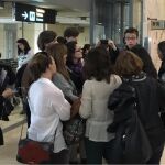 Errejón, con los periodistas en el aeropuerto