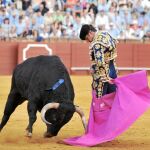 Manos bajas de El Fandi para mecer el capote en esta media verónica
