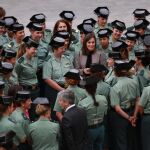 Doña Letizia con las guardias civiles/Foto: Cipriano pastrano