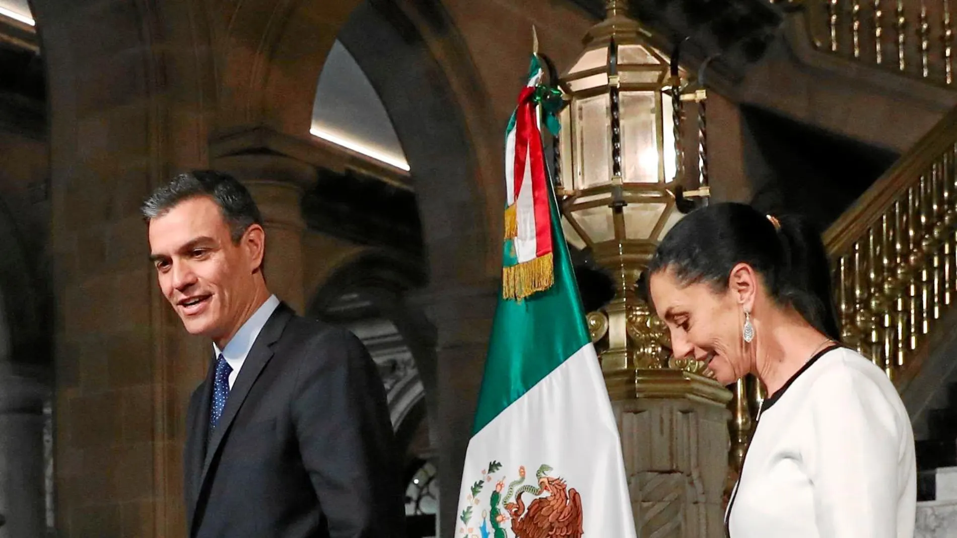 El presidente del Gobierno, Pedro Sánchez, ha guardado silencio sobre la crisis de la sociedad de Pepu Hernández durante su estancia en México