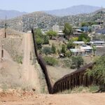 Valla fronteriza entre Estados Unidos y México, en Nogales, Arizona (EEUU)