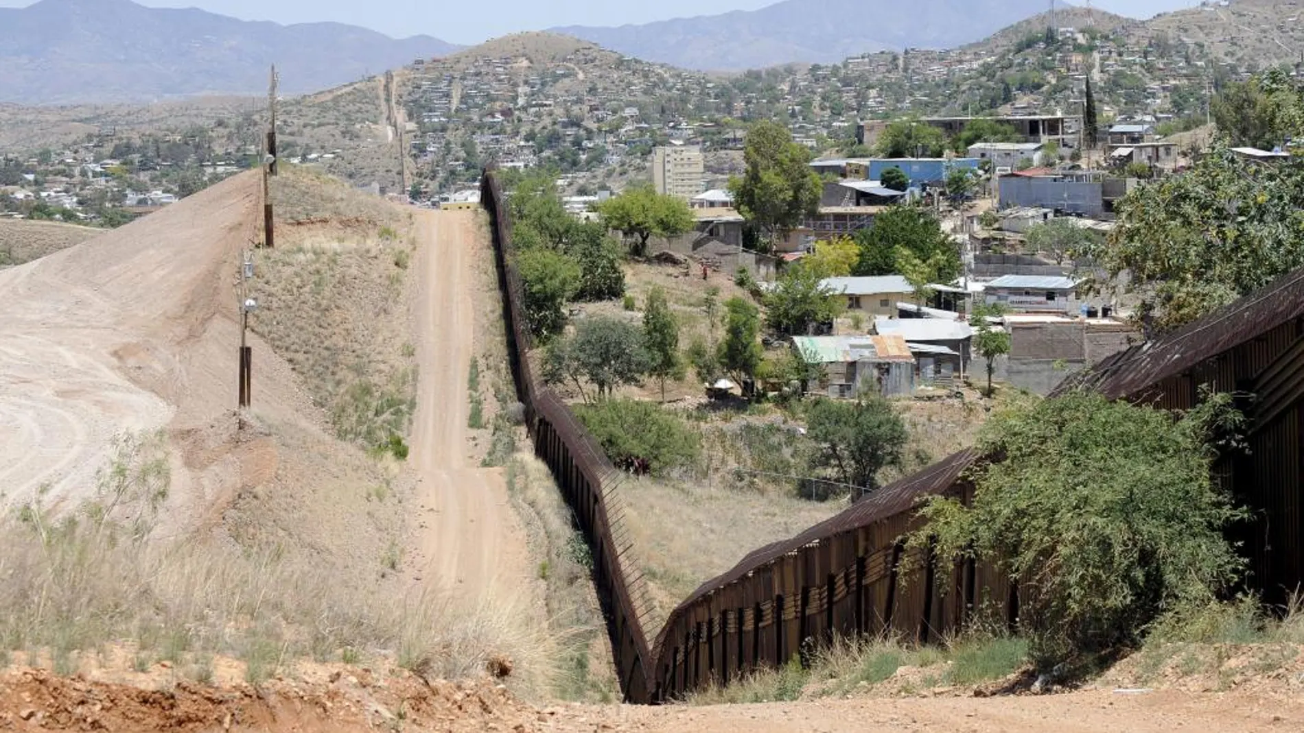 Valla fronteriza entre Estados Unidos y México, en Nogales, Arizona (EEUU)
