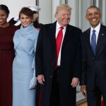 Obama y Trump junto a sus esposas en el nombramiento del nuevo presidente
