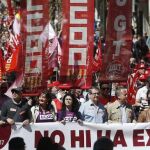 Vista general de la manifestación ayer en Valencia, con motivo del primero de mayo