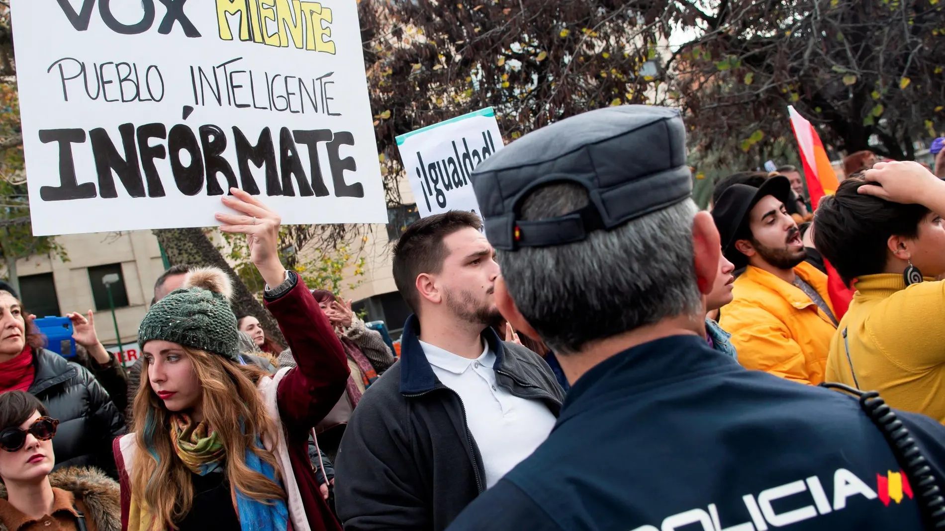 Protestas, ayer, ante el Parlamento andaluz