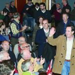 José Bono llega al acto que los socialistas celebraban ayer en Aranda de Duero, junto a Luis Briones y Ander Gil