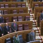 Los diputados de Podemos se ausentaron del hemiciclo durante el minuto de silencio