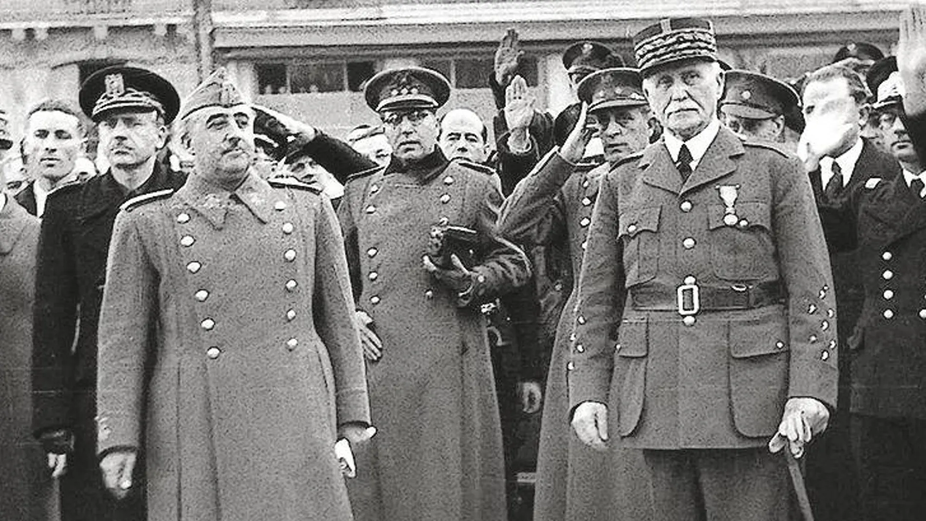 Franco y el mariscal Pétain, durante un encuentro en 1941