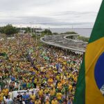 Miles de personas se manifestaron en Río contra Dilma Rousseff
