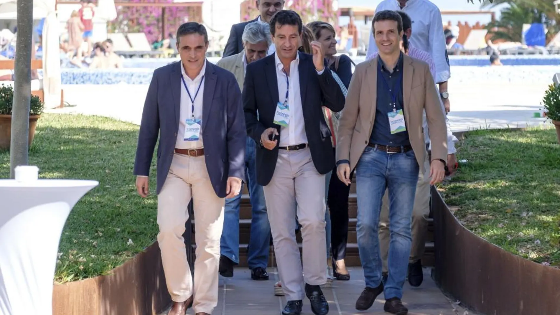El vicesecretario general de Comunicación, Pablo Casado, junto al presidente del Partido Popular en Baleares, Biel Company, asisten al congreso del PP de Ibiza.