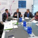El conseller de Economía, Rafael Climent, recibió ayer una misión peruana, interesada por la innovación valenciana