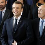 El presidente francés, Emmanuel Macron, su primer ministro, Edouard Philippe, y el ministro galo de Interior, Gérard Collomb