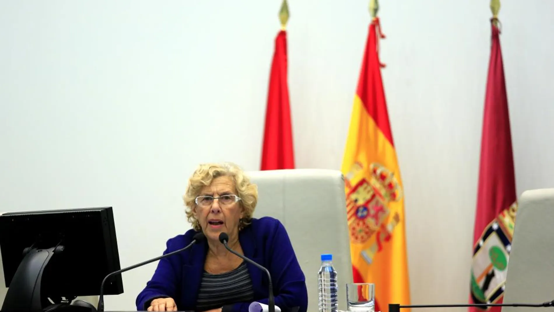 Carmena, momentos antes del comienzo del Pleno municipal