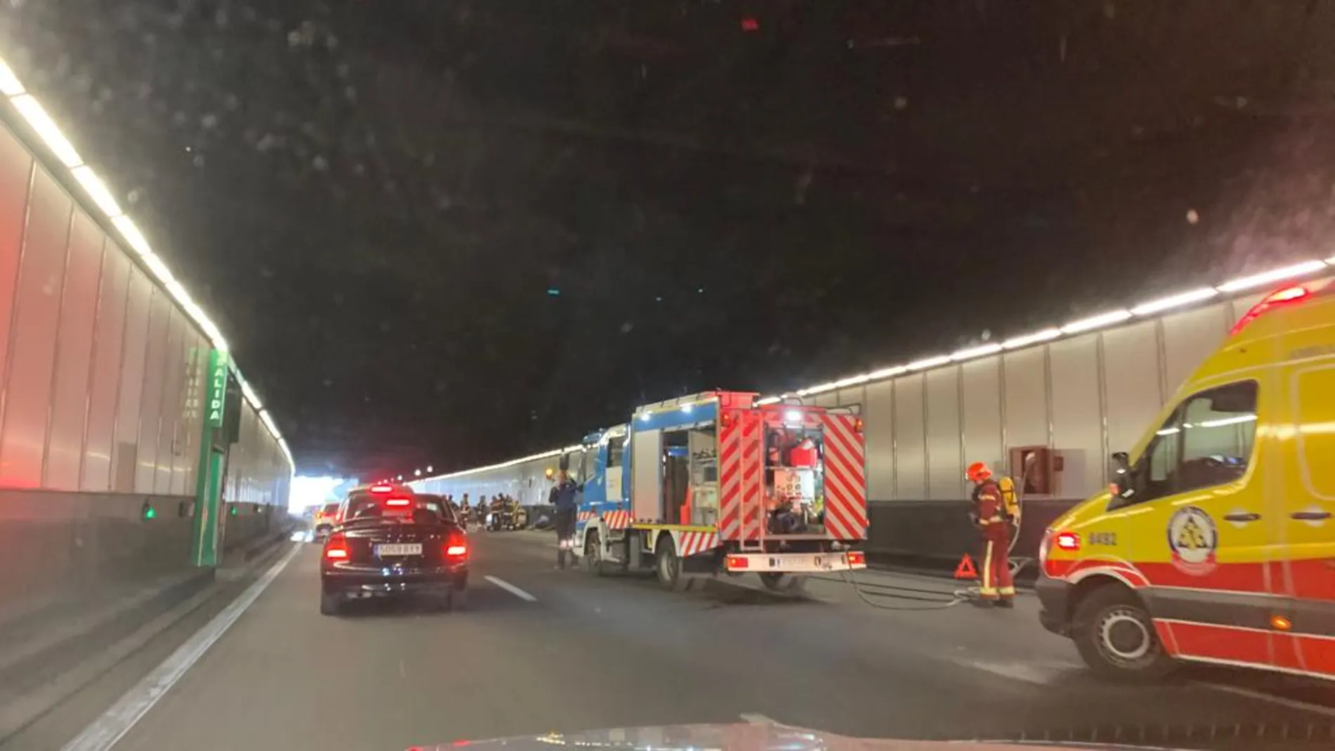 Los Servicios de Emergencia han controlado el incendio y han restablecido la circulación