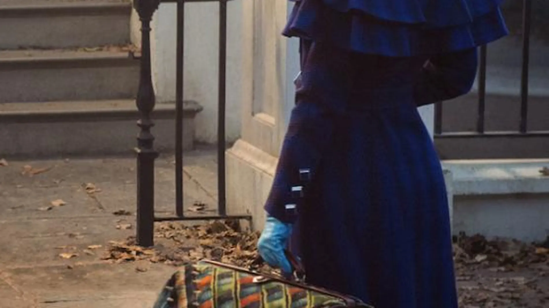 Disney muestra la primera imagen de Emily Blunt como la nueva Mary Poppins