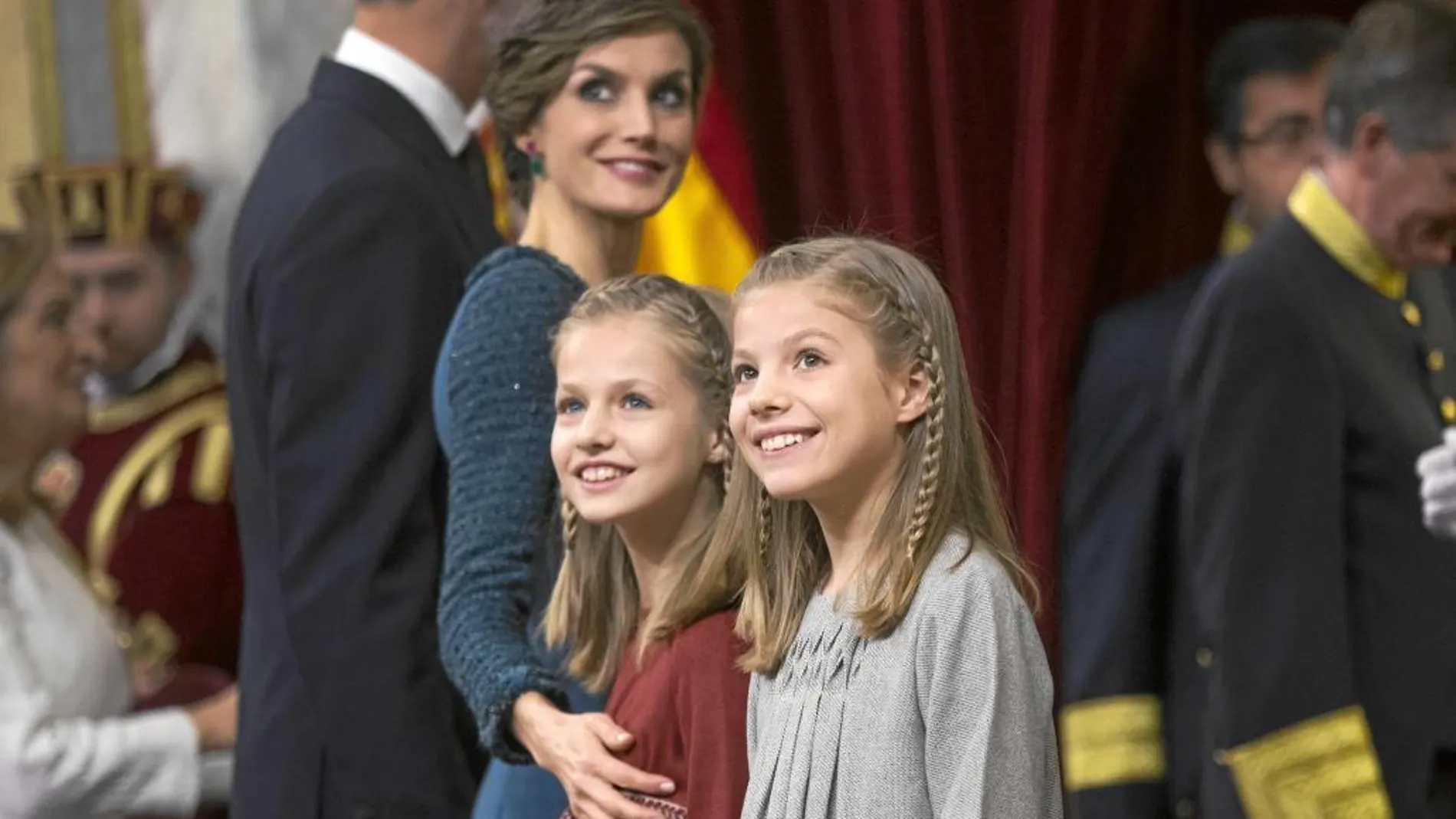 La Reina Letizia, junto a la Princesa Leonor y la Infanta Sofía, en el acto de apertura de las Cortes Generales