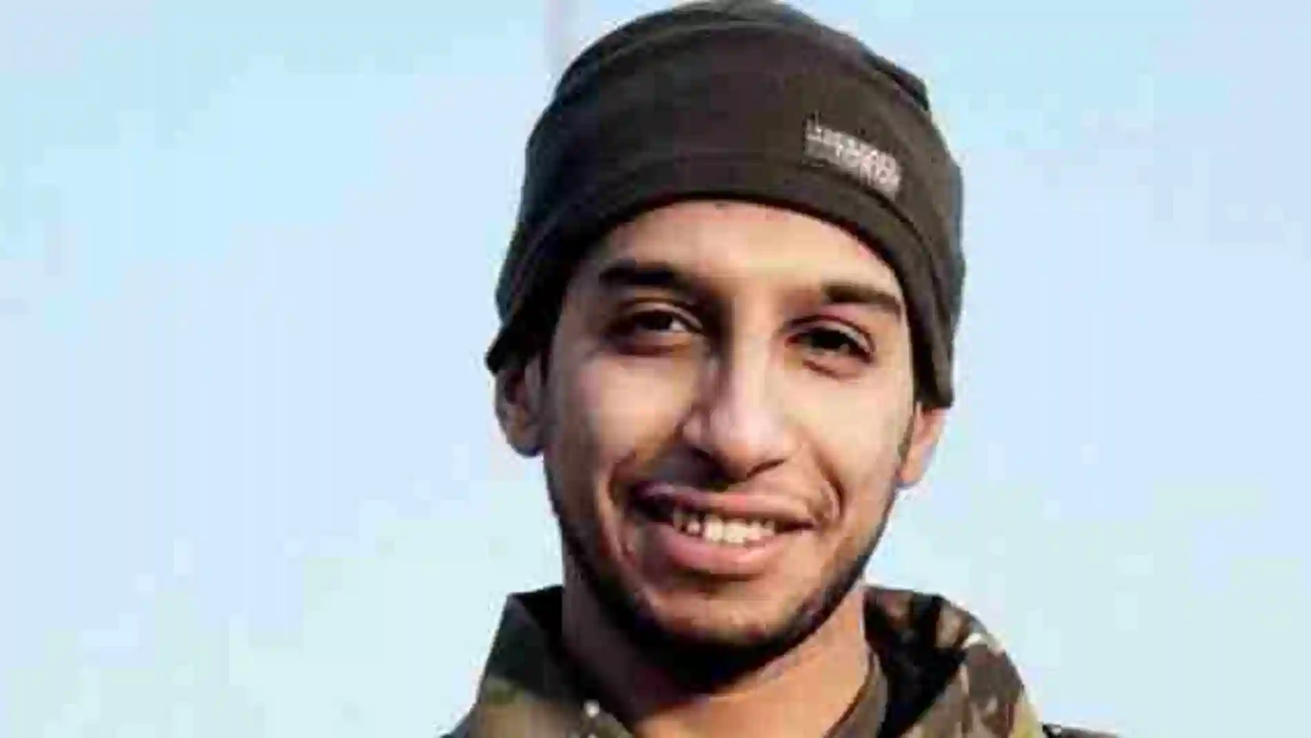 Abdelhamid Abaaoud, el cerebro de los atentados del 13-N, en una imagen de archivo de una revista a la que concedió una entrevista este año.