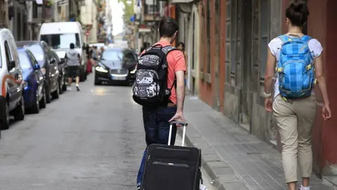 Inquilinos de pisos turísticos en Madrid / Efe