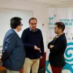 El taller fue presentado por el diputado de Cultura, Antonio Jesús Rodríguez. El curso dirigido por el profesor Federico Martínez Utrera se centró en Volf Vostell, precursor del videoarte y pionero de la videoescultura/ Foto: La Razón