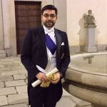 El director de orquesta vallisoletano, Ernesto Monsalve, tras su distinción