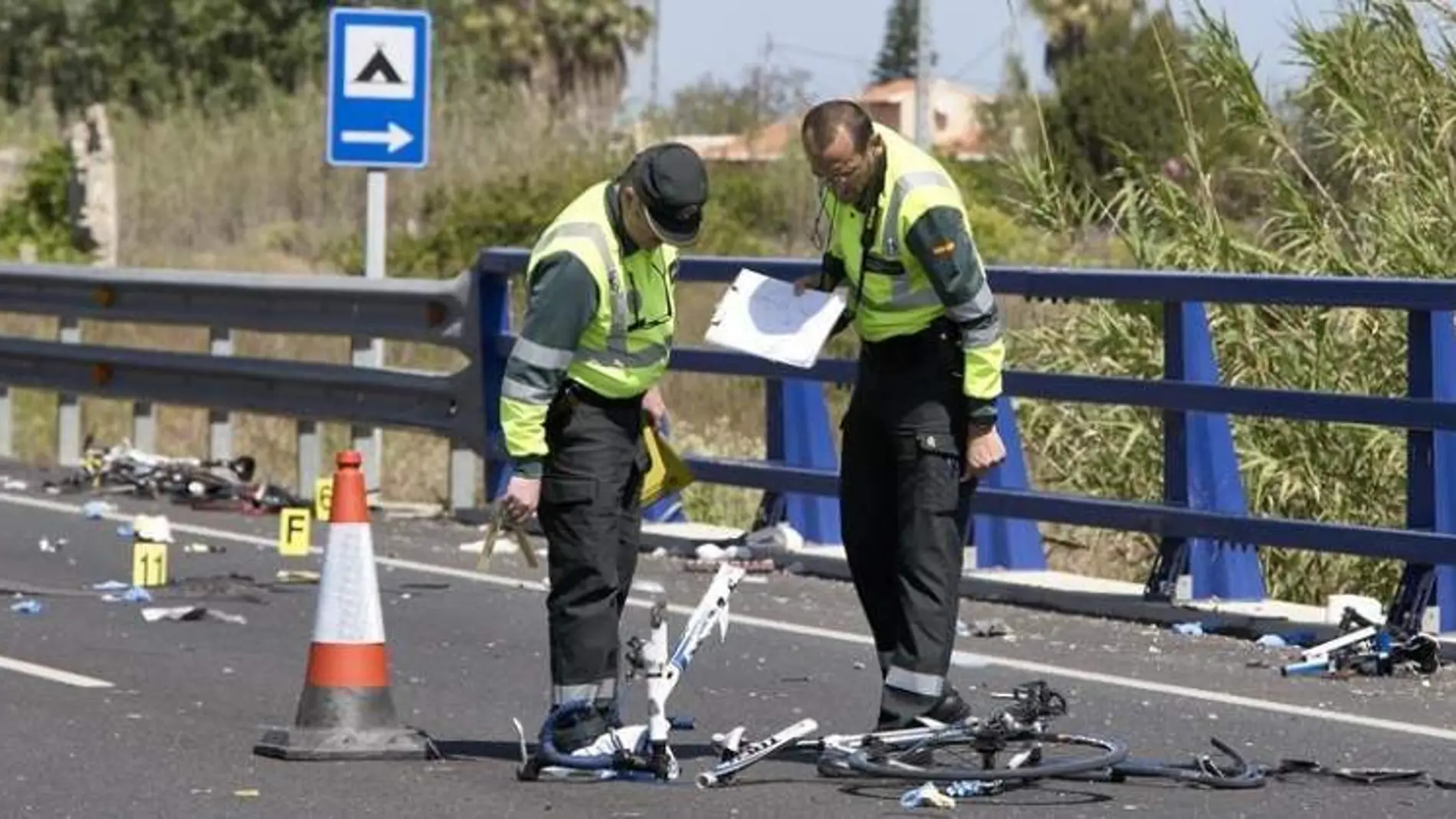 Un ciclista, muy grave tras ser atropellado en Alicante por una conductora ebria y sin carné