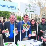 Juanma Moreno participó ayer en Sevilla en la campaña #Hereda100x100, que supera ya las 30.000 firmas