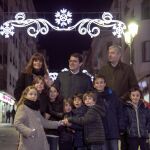 El alcalde de Salamanca, Alfonso Fernández Mañueco acompañado por la concejala de comercio, Almudena Parres y el concejal de gestión urbanística Francisco Javier García Rubio encienden el alumbrado de navidad