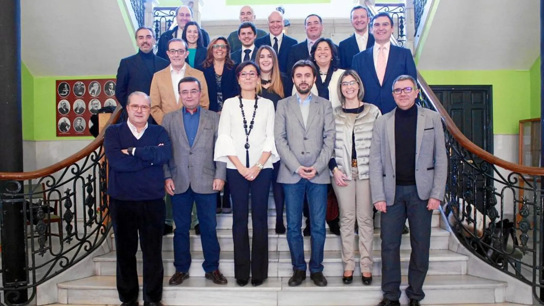 Los socios fundadores del nuevo Ateneo de Palencia con la presidenta Concha Hervella a la cabeza