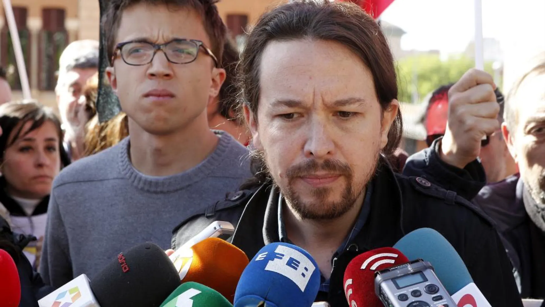 Pablo Iglesias acompañado por Íñigo Errejón ayer en un acto con motivo del Primero de Mayo.