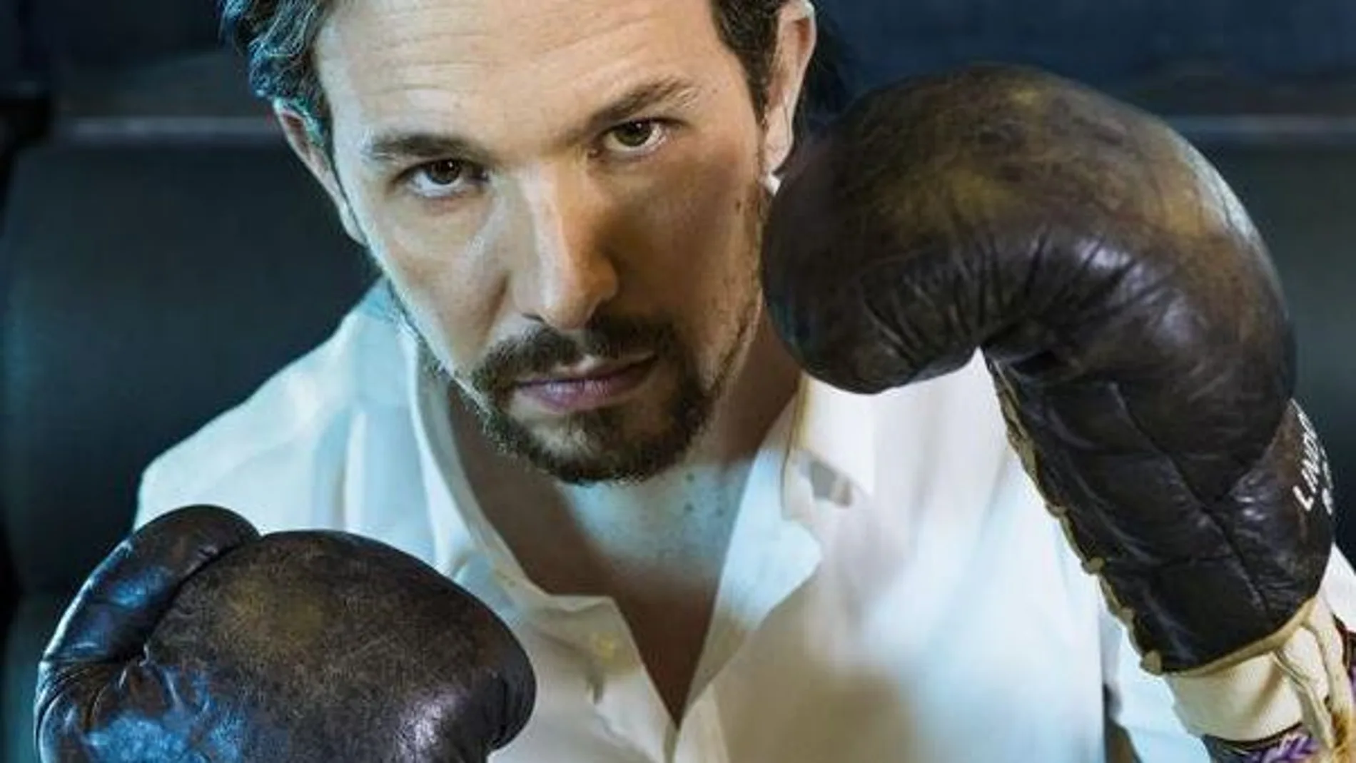 Pablo Iglesias con unos guantes de boxeo en Vanity Fair