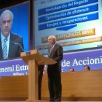 El presidente del BBVA, Francisco González, en la Junta General Extraordinaria de Accionistas