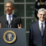 Barack Obama (Izquierda) junto al juez Merrick Garland (derecha) durante el anuncio de la designación