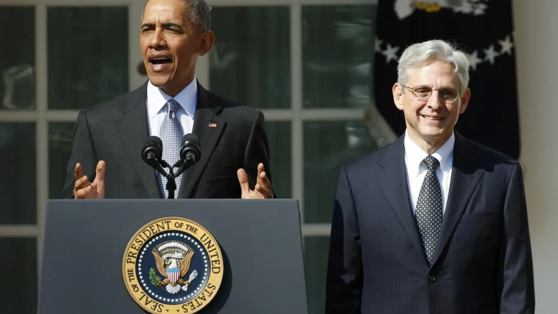 Barack Obama (Izquierda) junto al juez Merrick Garland (derecha) durante el anuncio de la designación